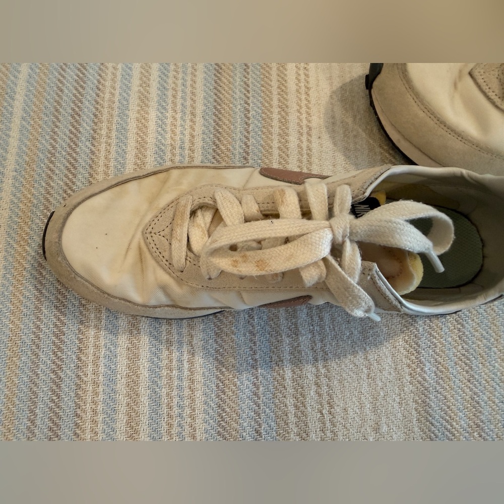 Nike Cream Sneakers with Brown Swoosh and Mint Heel - Picture 4 of 7